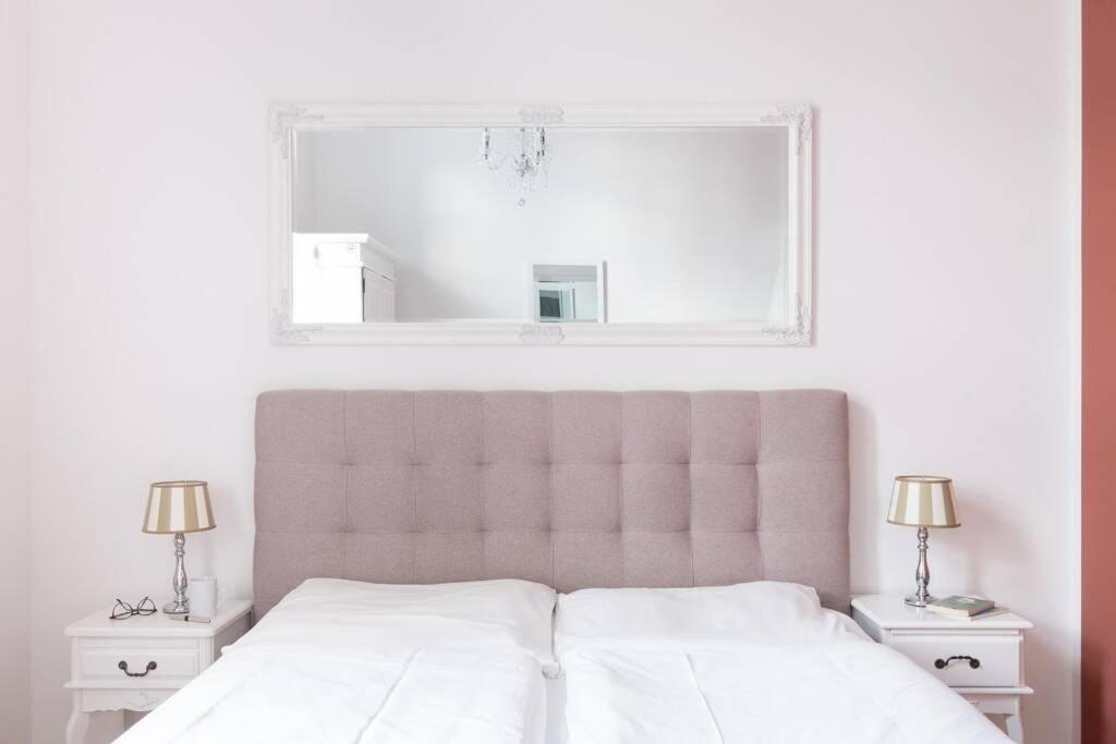 Sc 05 By Rockchair L Superhost Status L 2 Bedrooms Boxspringbeds Balcony Elevator - Cozy Family & Business Flair Welcomes You! Apartment Berlin