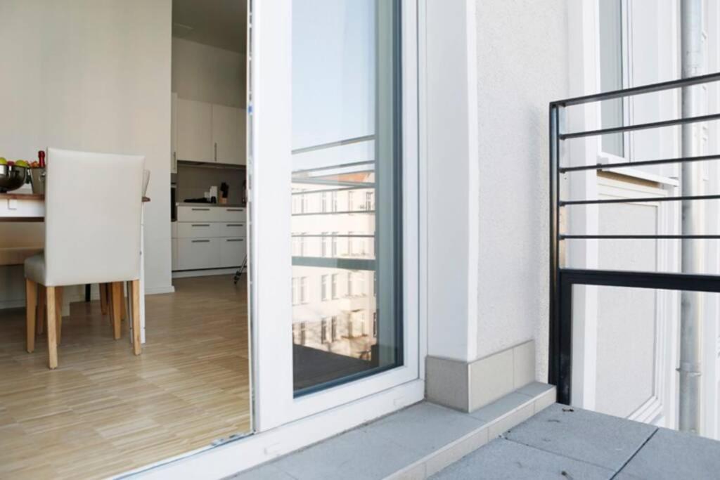 Apartment Sc 05 By Rockchair L Superhost Status L 2 Bedrooms Boxspringbeds Balcony Elevator - Cozy Family & Business Flair Welcomes You! *