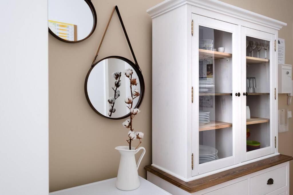 Sc 05 By Rockchair L Superhost Status L 2 Bedrooms Boxspringbeds Balcony Elevator - Cozy Family & Business Flair Welcomes You! Apartment *